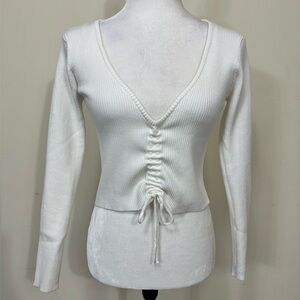 NWT Pink Diamond Off White Cropped Cinch Custom Fit Alluring Neckline Pullover M